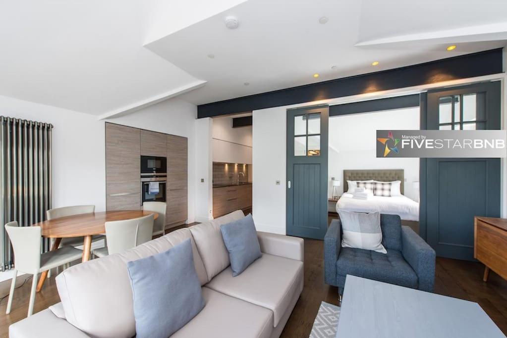 Cool Urban Apartment With Stunning Castle Views Edynburg Zewnętrze zdjęcie