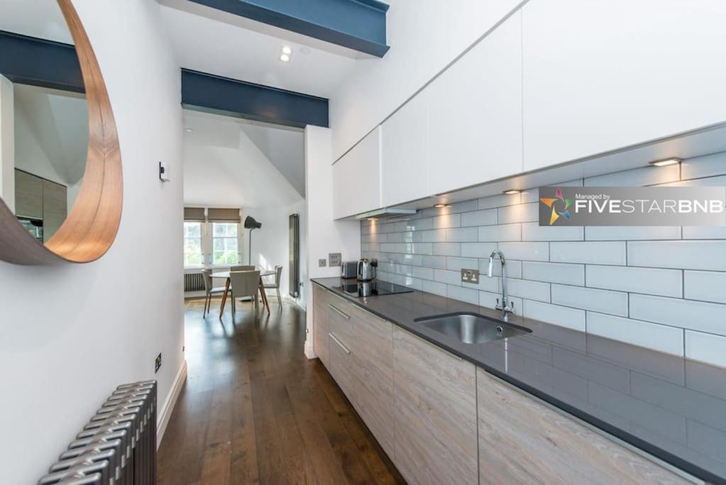 Cool Urban Apartment With Stunning Castle Views Edynburg Zewnętrze zdjęcie